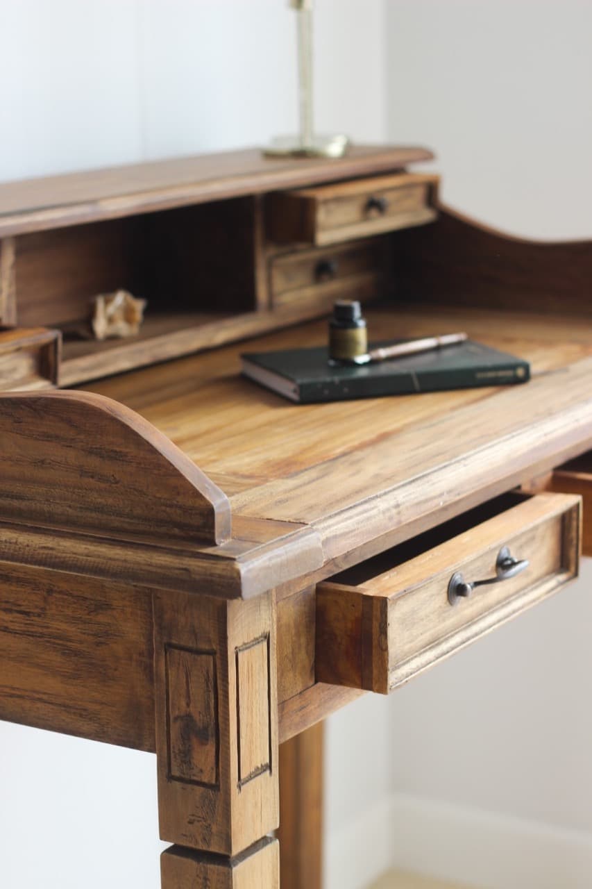 Wooden Individual Furniture in nice Scenery
