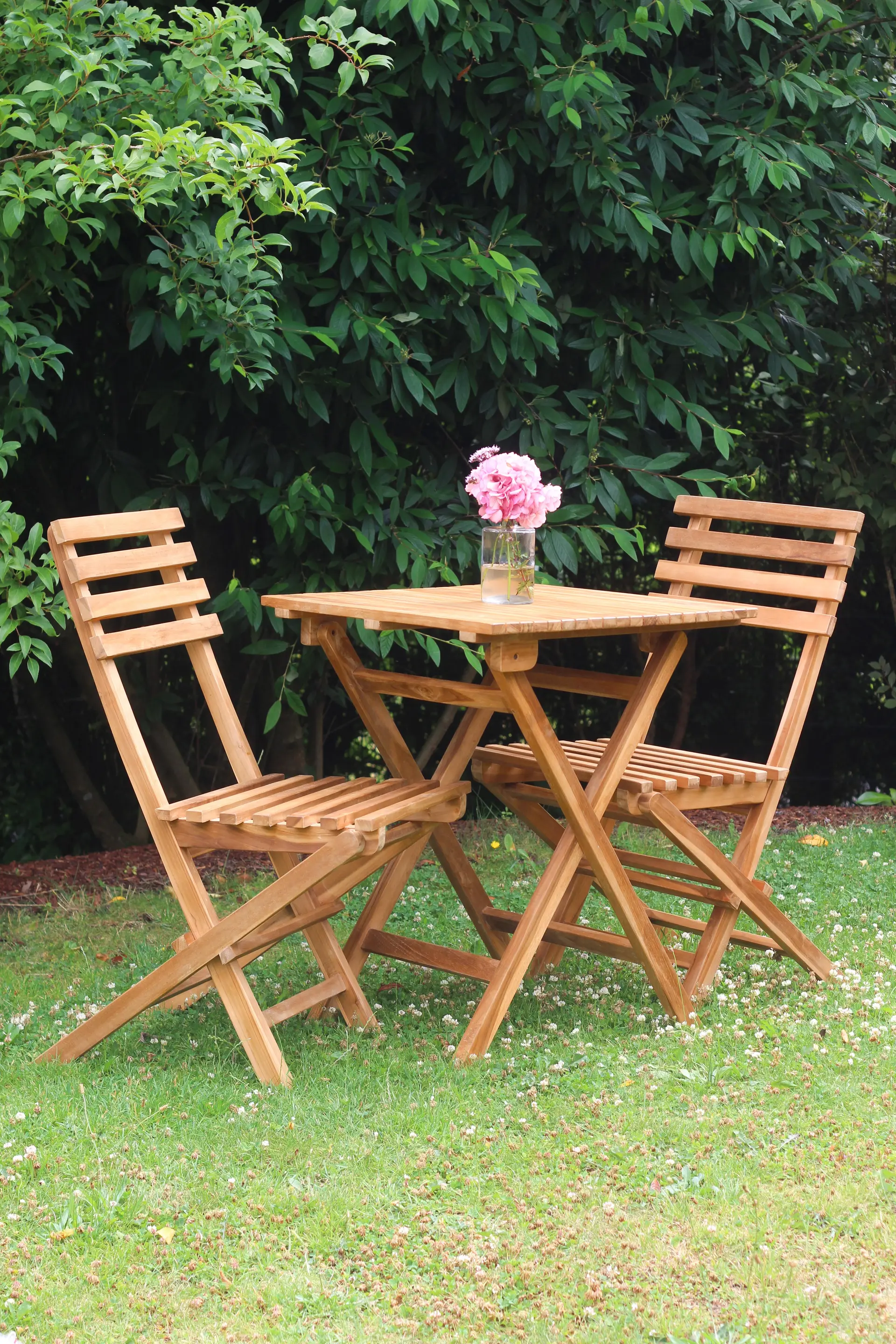 Wooden Individual Furniture in nice Scenery